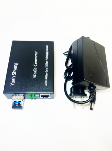 YUEH SHYANG    10/100/1000 光電轉換器單模